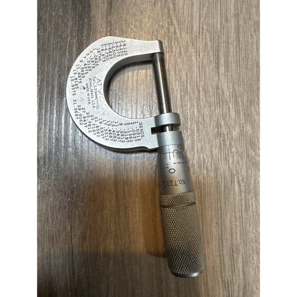 Starrett Micrometer Caliper No. 436 With Original Box & Decimal Chart Missing NU - Picture 2 of 6